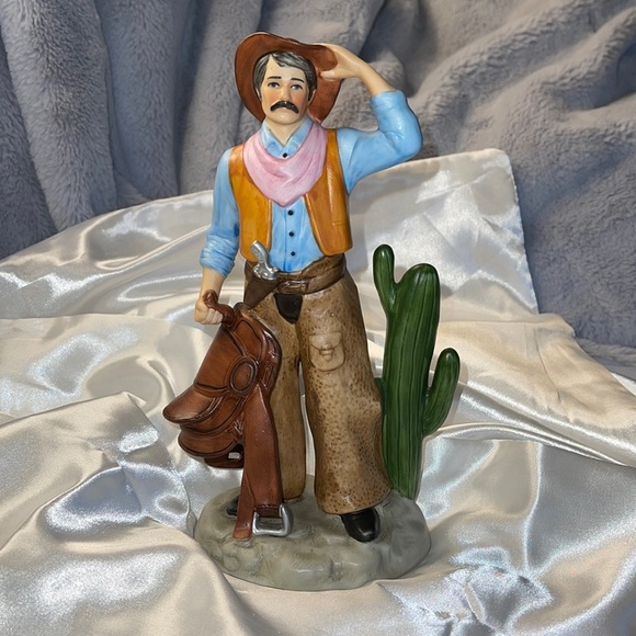 Home Interiors Vintage Collectible 1419 Cowboy w/Saddle - Picture 1 of 9